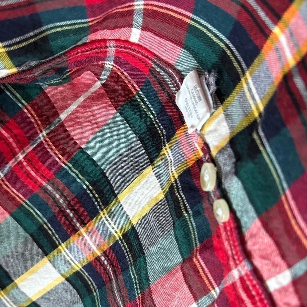 J. Crew Oxford‎ plaid men’s button down shirt. Size Medium